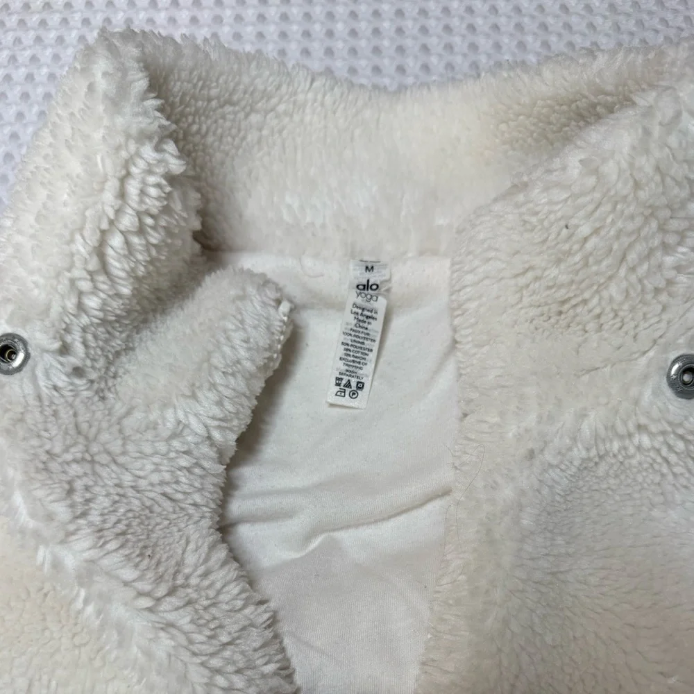 ALO Yoga Foxy Sherpa Jacket Ivory SZ Medium *missing removable hood* - Picture 3 of 9